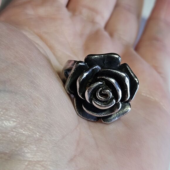 Spikes Jewelry - Spikes Stainless Steel Floral Rose Ring Size 8 Silver Tone Three Dimensional